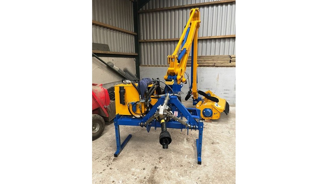 Bomford Kestrel 5.7 PowerPlus Evo S Hedge cutter » Cotswold Farm