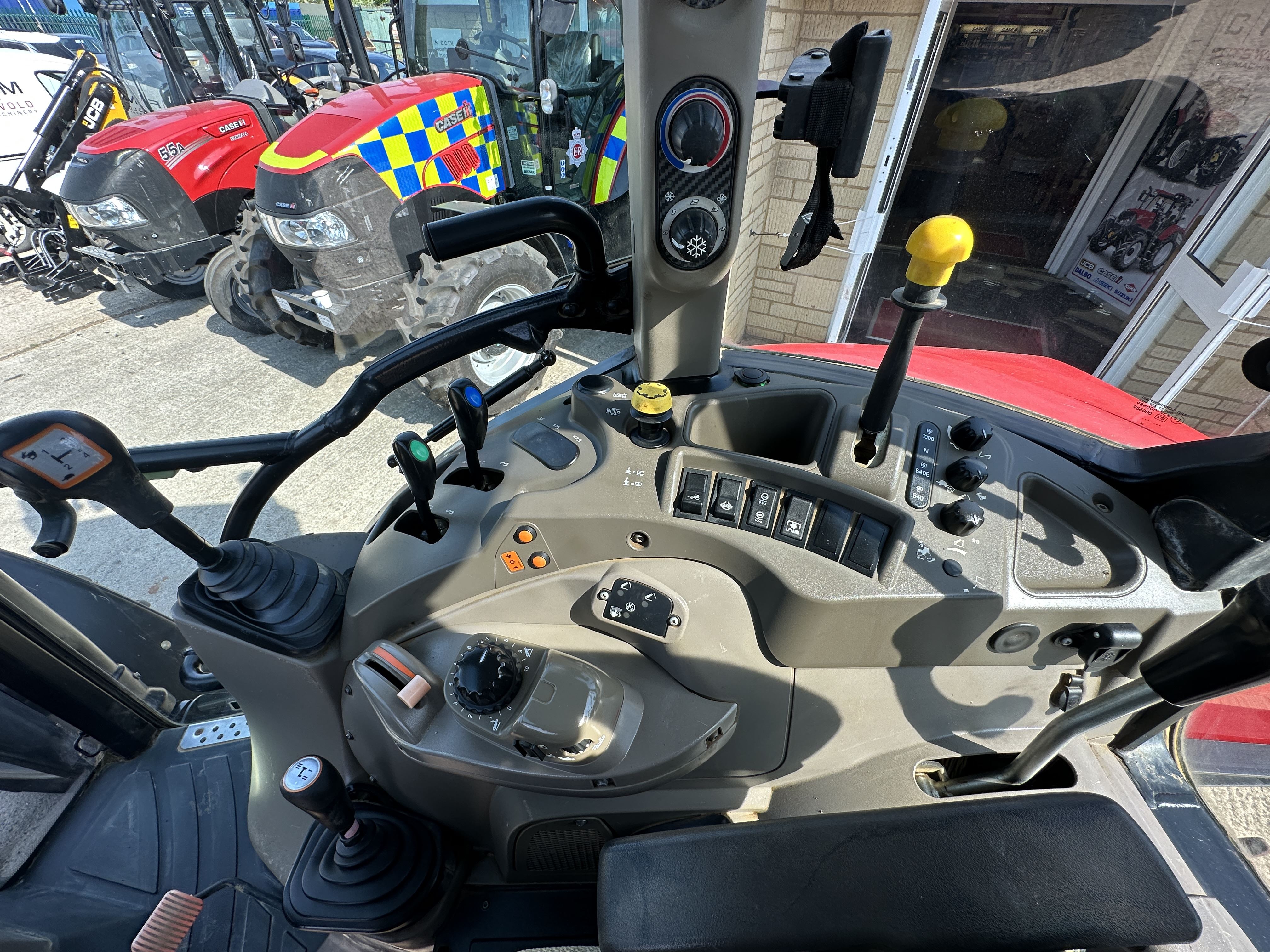 USED Case IH Farmall 105U » Cotswold Farm Machinery (CFM)