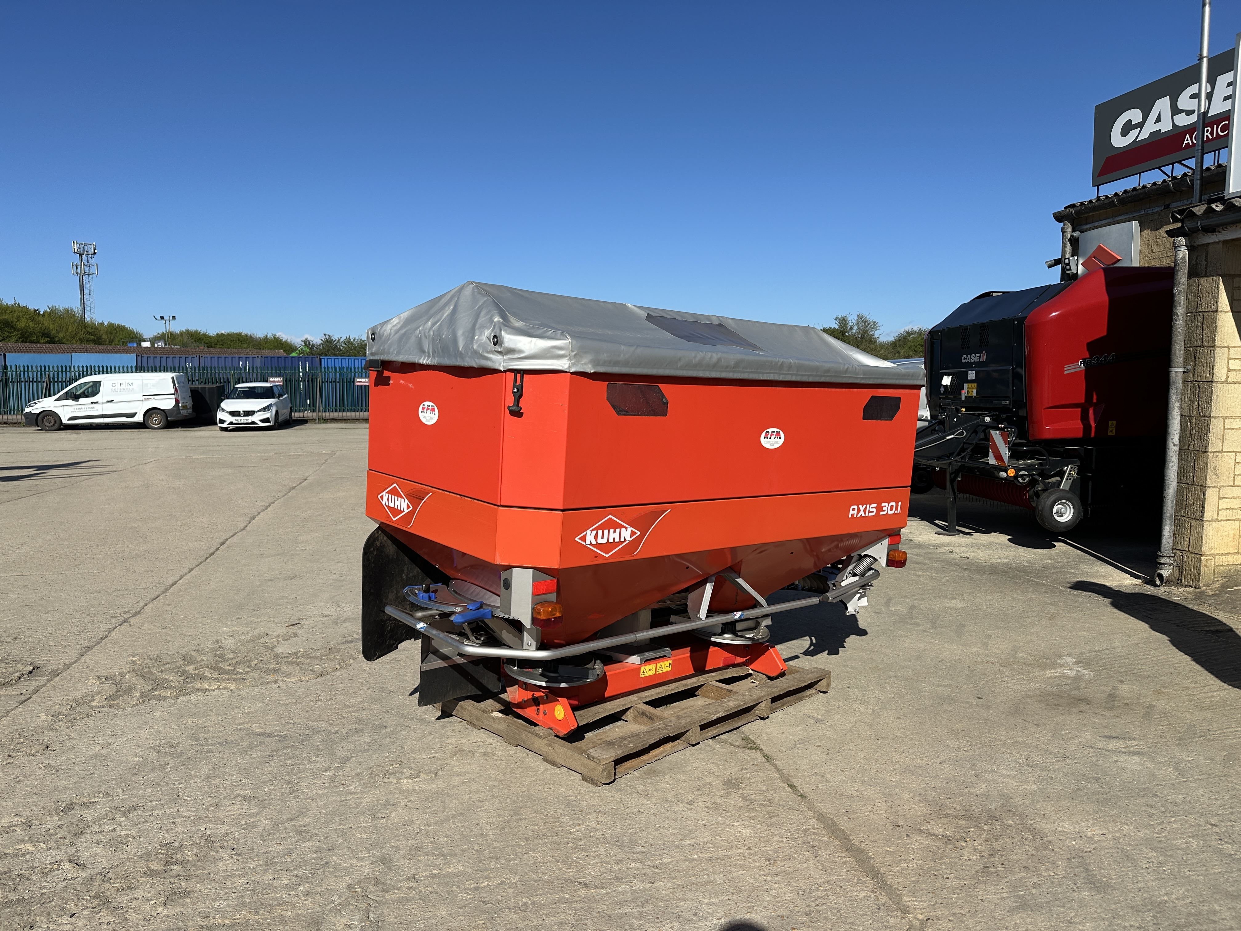 USED Kuhn Axis 30.1 D 